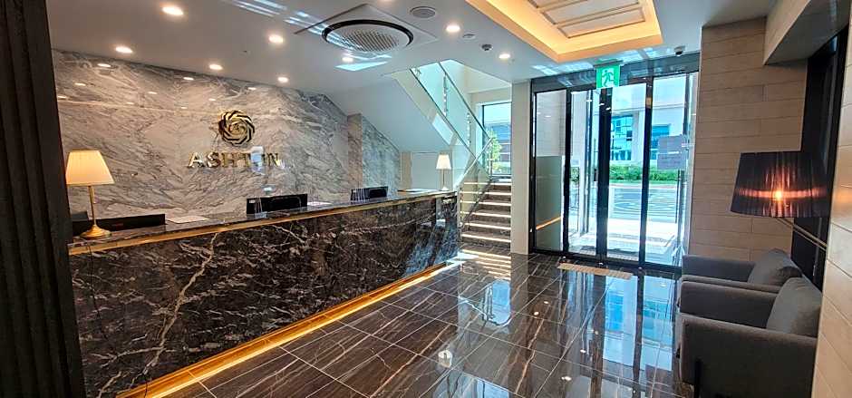 Ashton Hotel