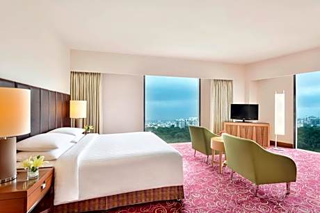 Executive Deluxe King Room with Executive lounge access, Enjoy 20% off on Spa & 15% off on Food & Soft beverages