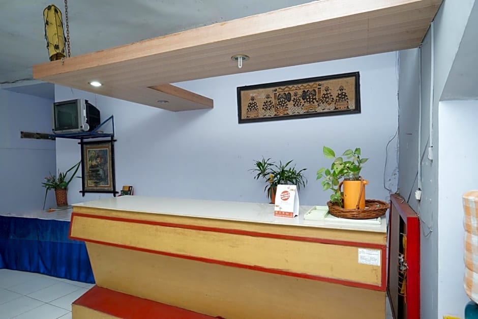 OYO 2003 Female Guest House