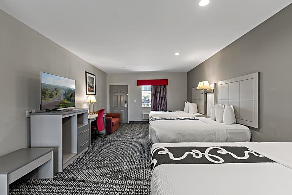 Paris Inn & Suites