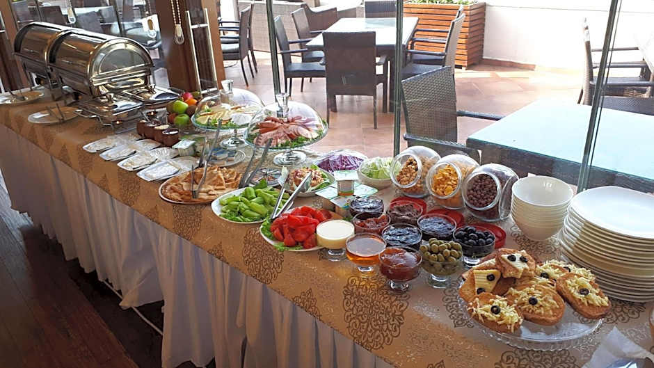 Premier Old Gates Hotel