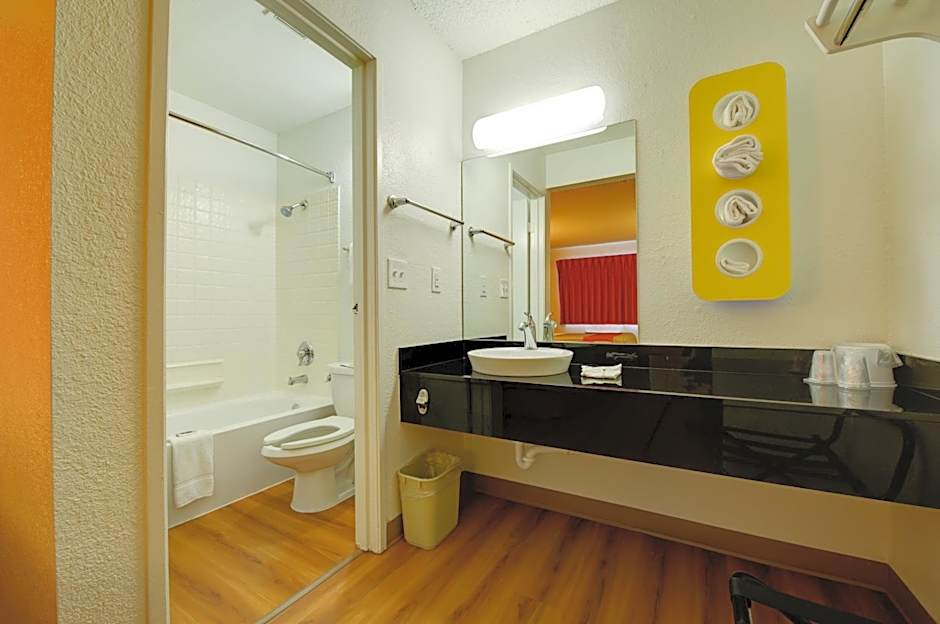 Motel 6-Seattle, WA - Airport