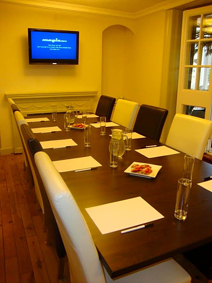 Dimple Well Lodge Hotel