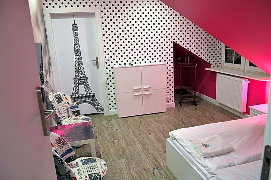 World Hostel - Old Town