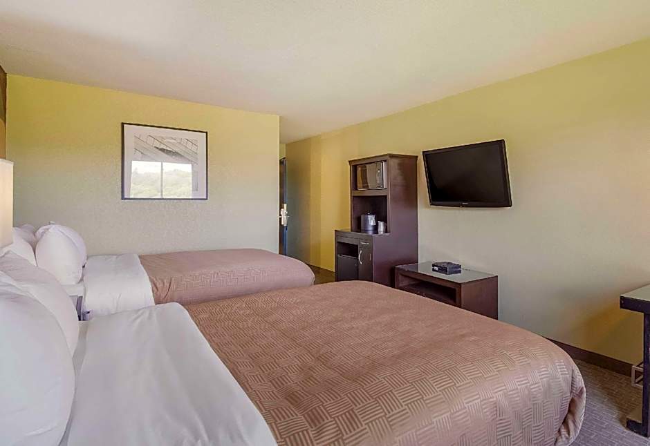 Clarion Inn
