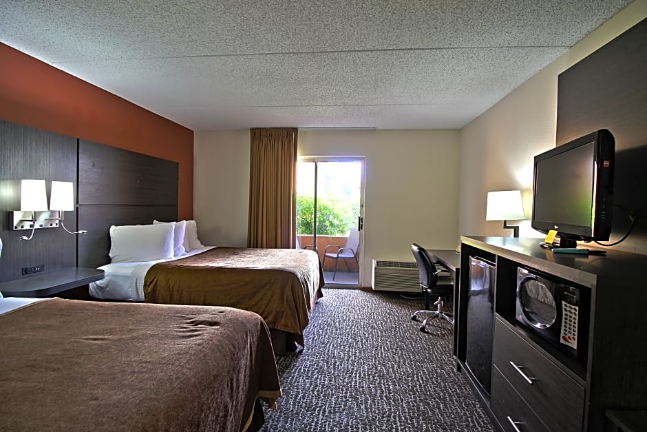 Chicago Club Inn & Suites