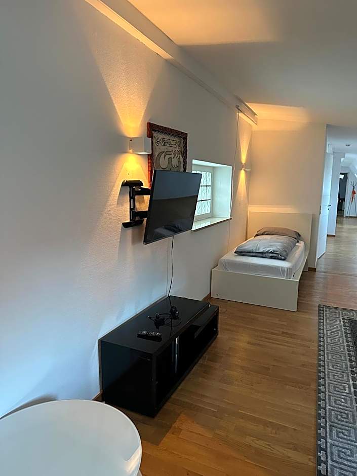 Al Nafurah Apartments