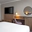 DoubleTree by Hilton Dartford Bridge