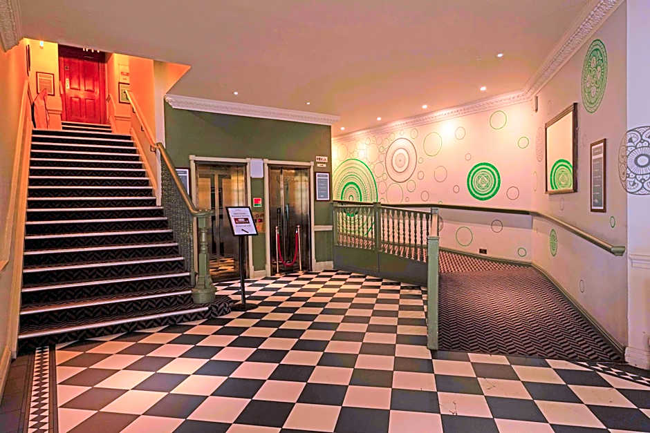 Bristol Grand Hotel By Sunday