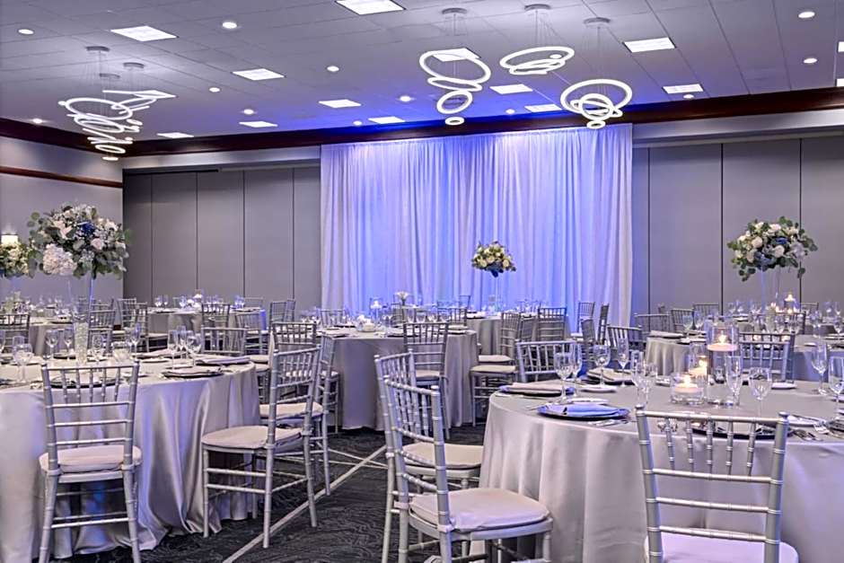 Renaissance by Marriott Indianapolis North Hotel