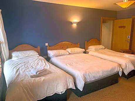 Economy Quadruple Room