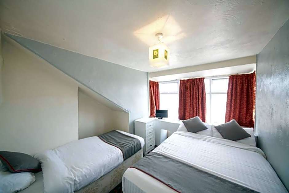 MyRoomz Hollingdales Hotel