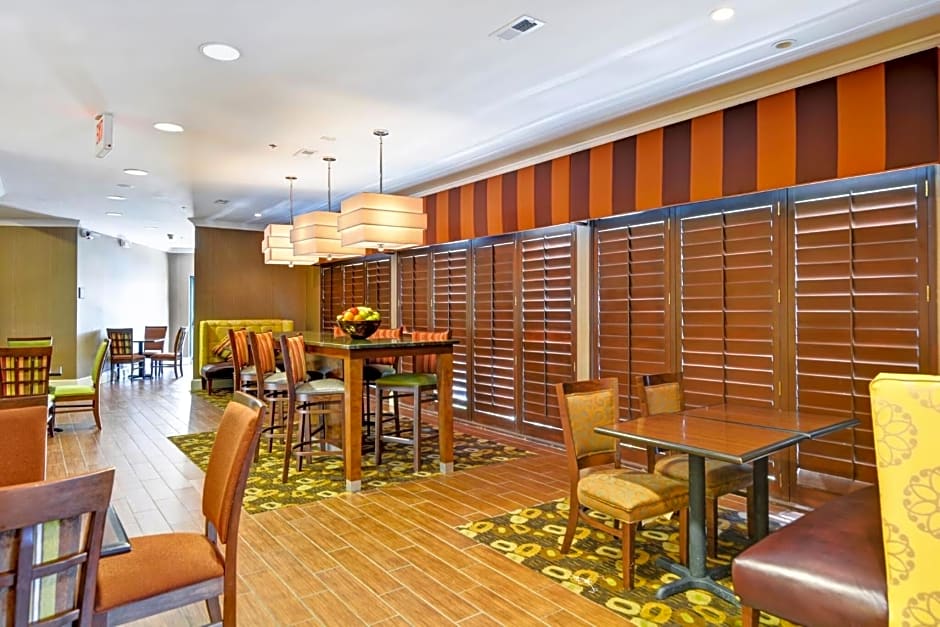 Hampton Inn Charleston North