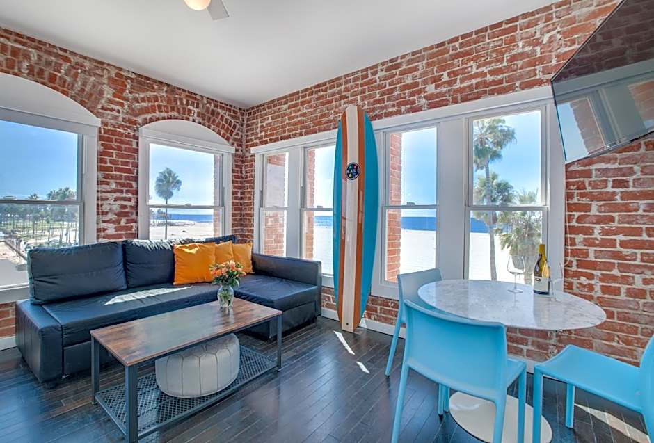 Venice Breeze Suites