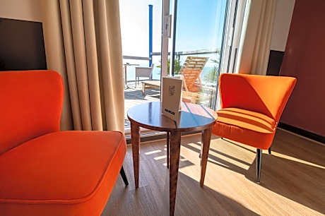 Superior Double Room with Terrace and sea view