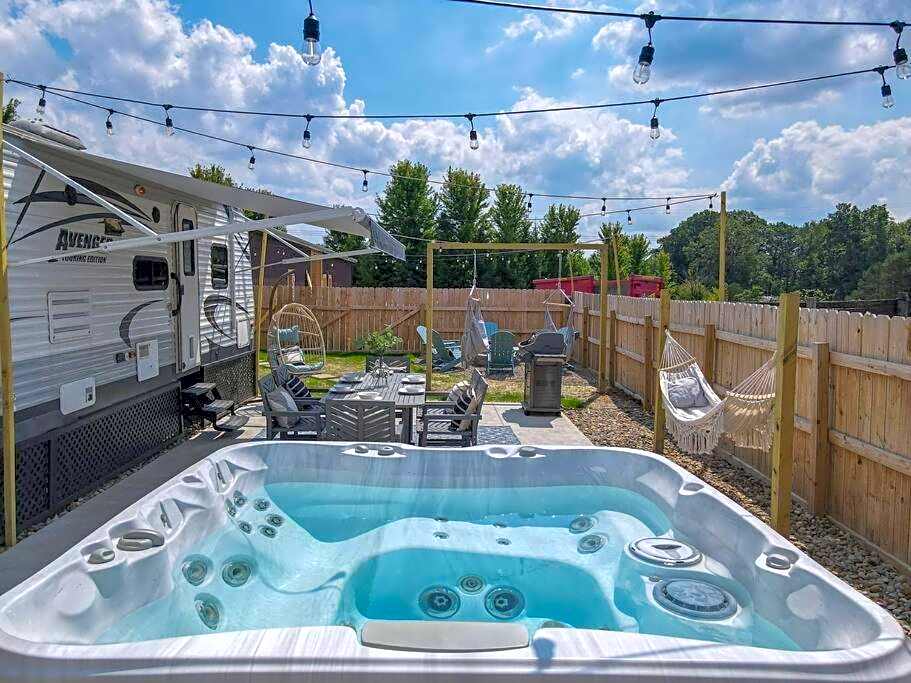 Wildflower Wanderlust-Glamping st 1885 Farms