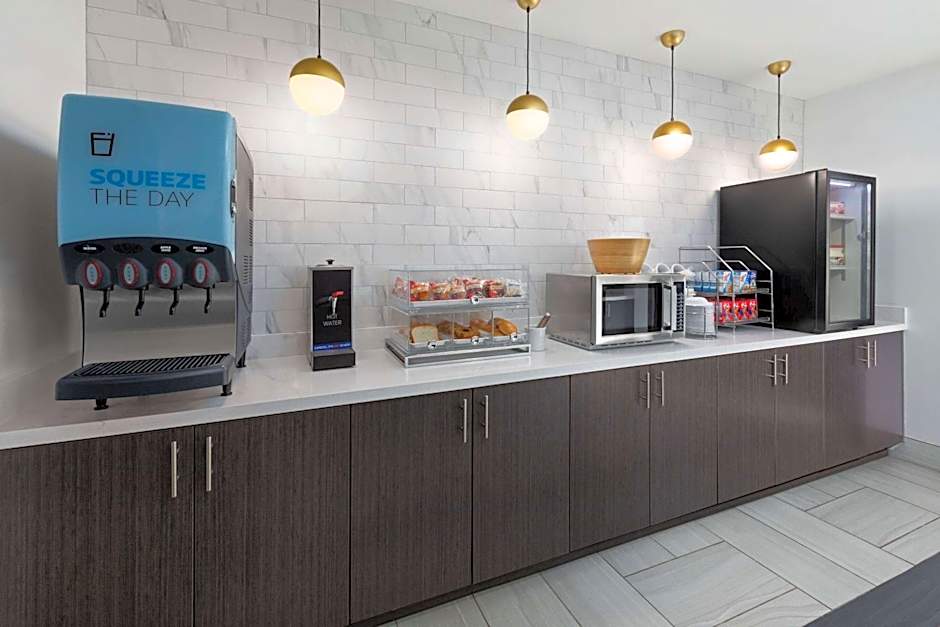 La Quinta Inn & Suites by Wyndham Meridian