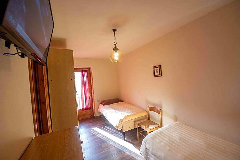 Zdjęcie 1 z 3 — Classic 2 Beds