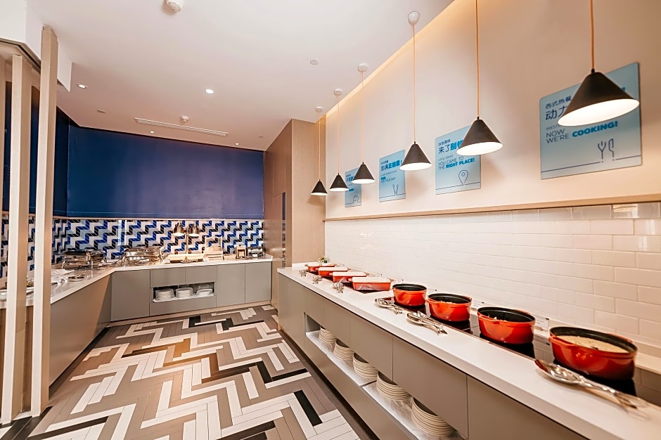 Holiday Inn Express Taizhou CMC By IHG