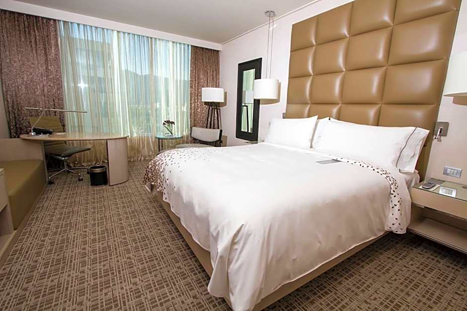 Renaissance Santiago Hotel