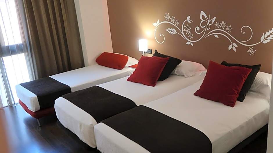 Photo 1 of 6 of Triple Room
