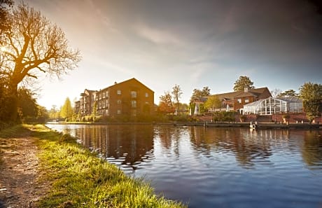 Lion Quays Hotel & Spa