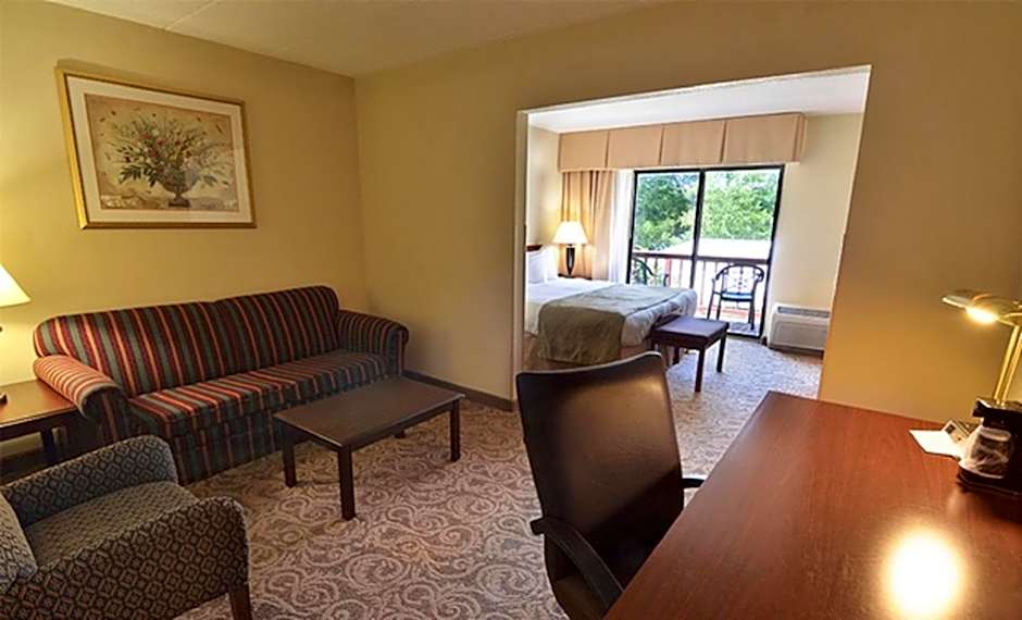 Sturbridge Host Hotel And Conference Center