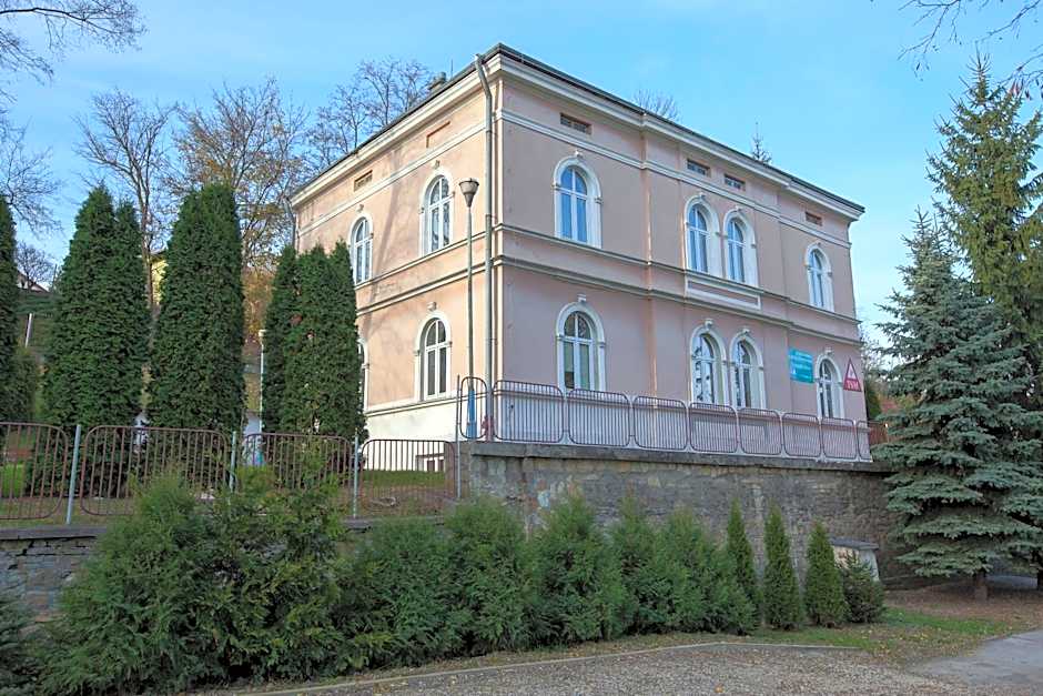 Schronisko Młodzieżowe PTSM Matecznik