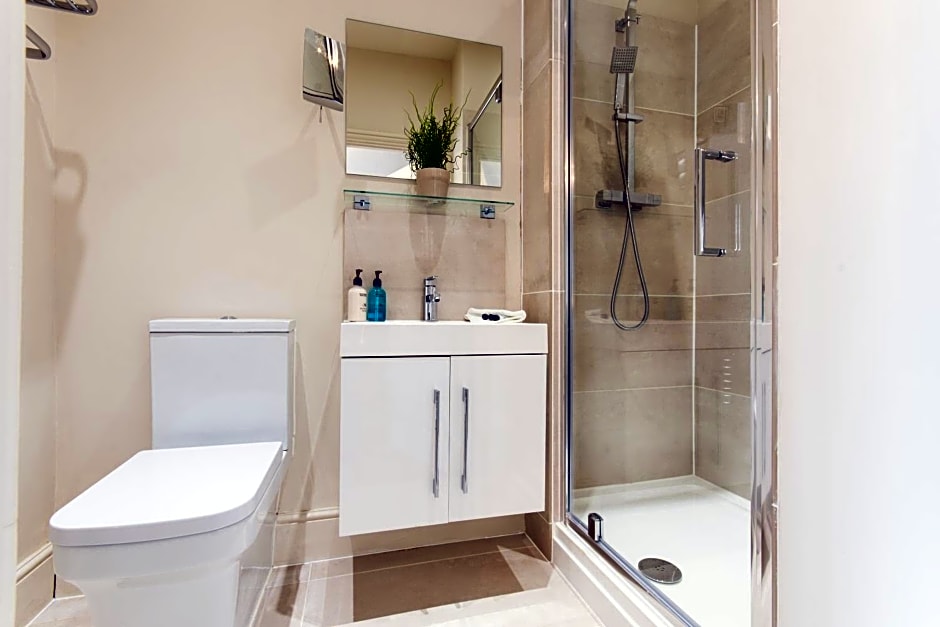 April House Weybridge - Boutique Guesthouse