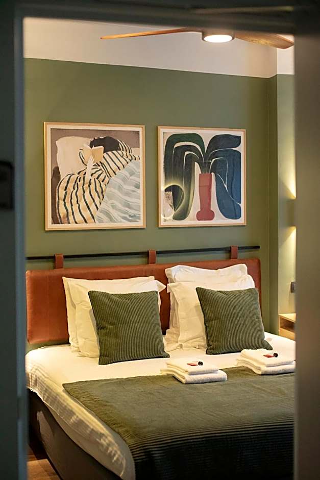 Gillis Eight Guest Rooms by Romy&Travis