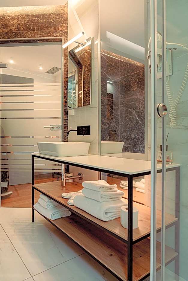 GRANDI 32 Boutique Residence