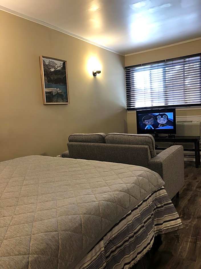 Greenside Motel