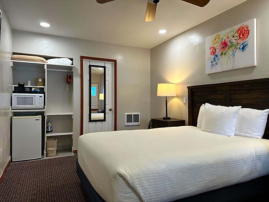 Photo 1 of 4 of Single Room