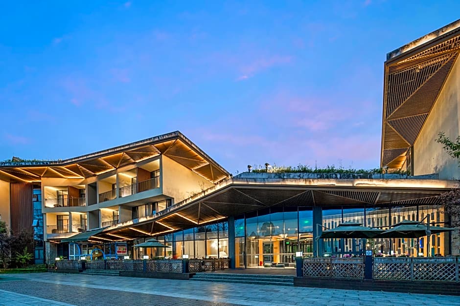 Holiday Inn Express Emei Mountain By IHG