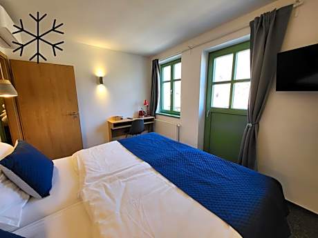 Quadruple Room with Mountain View