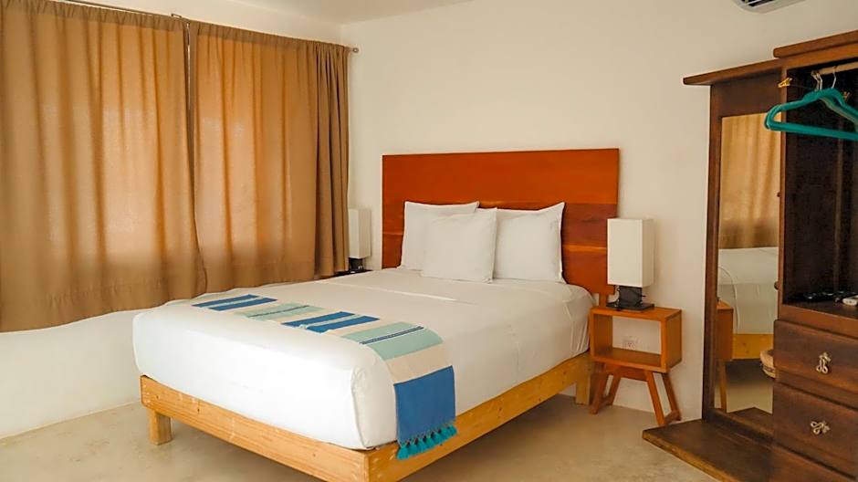 Royal Palm Bacalar Cabañas & Lagoon Club