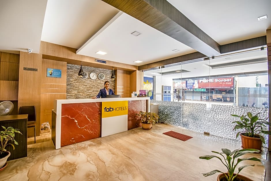FabHotel Jansi Deluxe - Nr. Gandhipuram Bus stand
