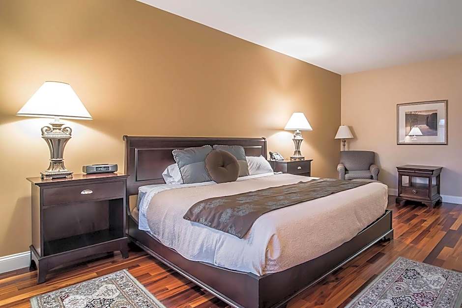 Riverside Hotel, an Ascend Collection Hotel