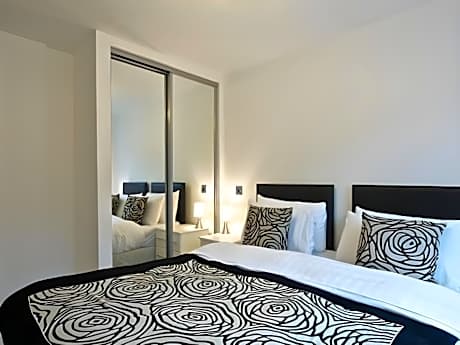 2 Bedroom Deluxe Apartment