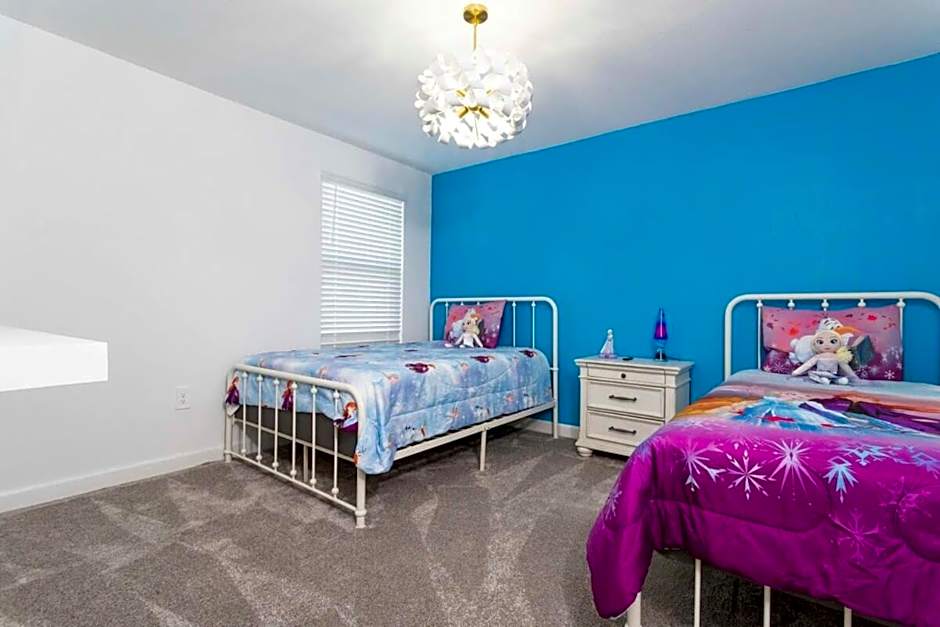 Super nice and spacious 9BDR home