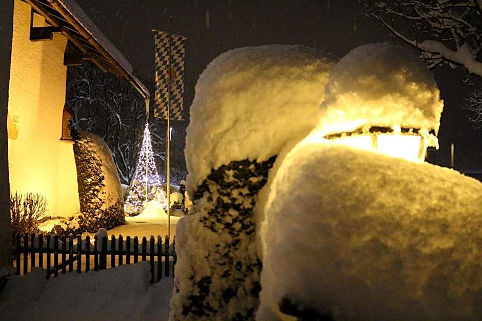 Hilleprandt - Adults Only