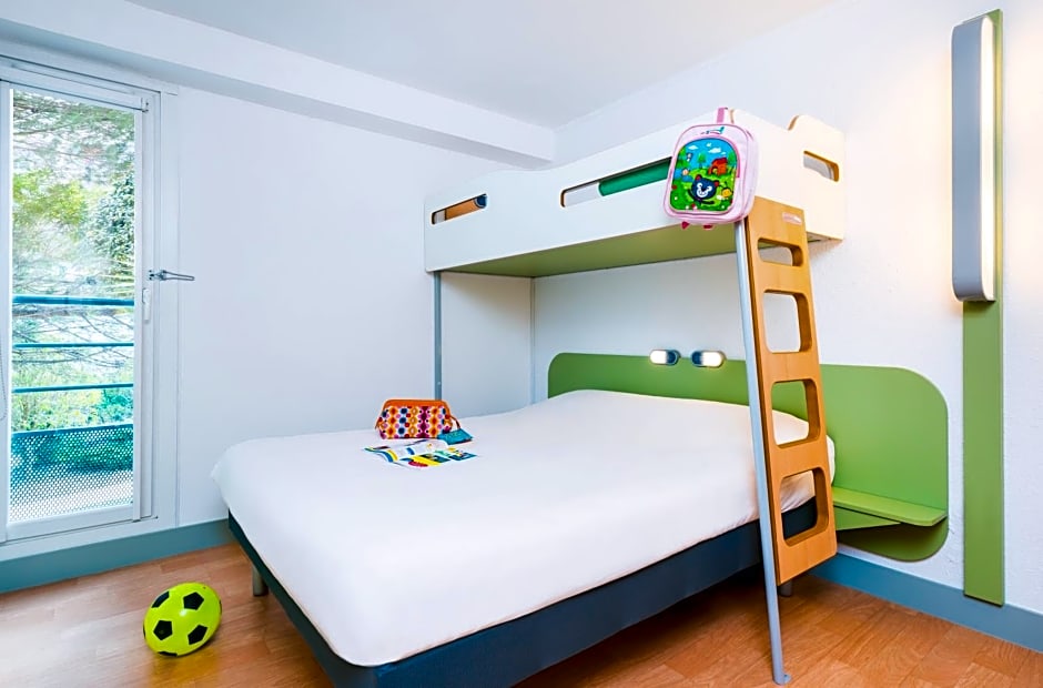 ibis Budget Courbevoie Paris La Defense