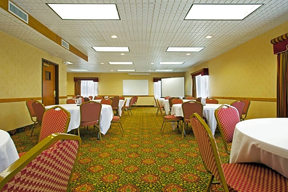 Candlewood Suites GRAND RAPIDS AIRPORT