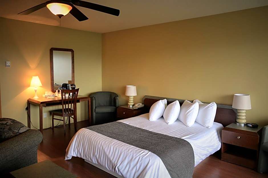 Photo 1 of 28 of Motel Quatre Saisons