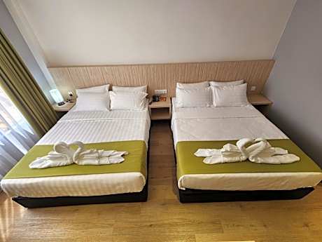 Deluxe Family Room