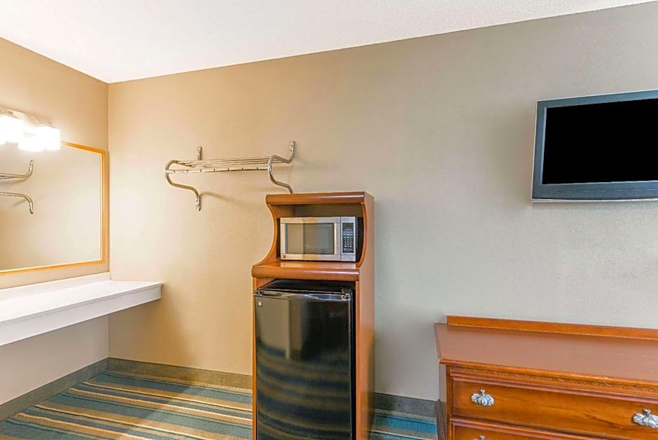 Super 8 by Wyndham Greencastle