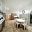 Nice Central City Room