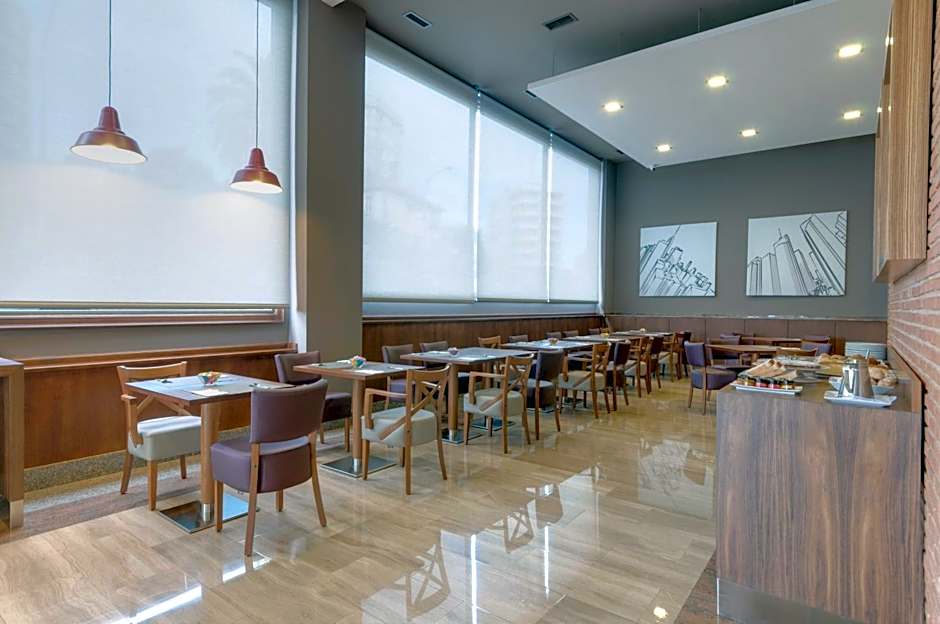 Hotel Vigo Los Galeones Affiliated by Melia