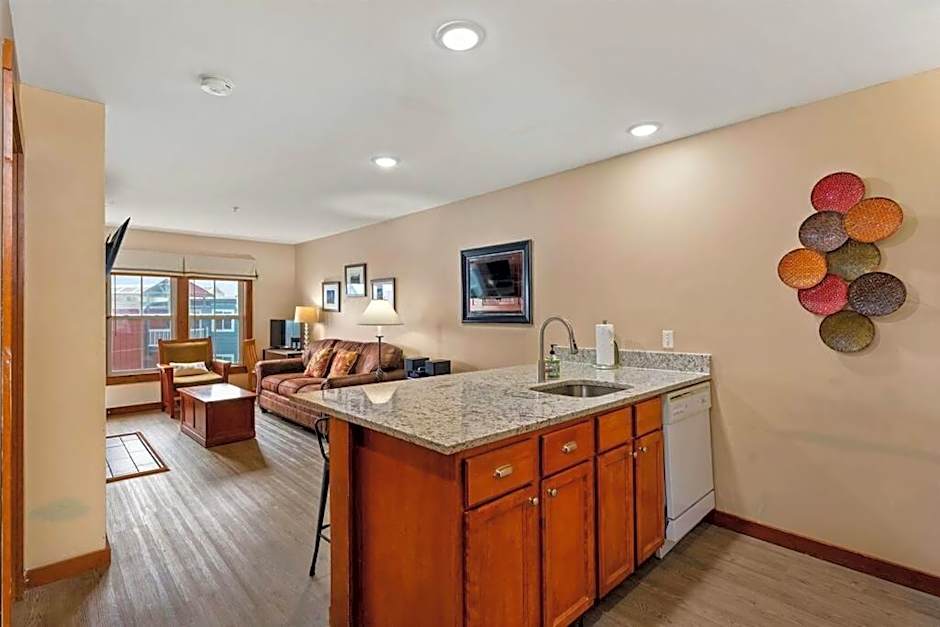 Allegheny Spring 326, ski in out, Pool HotTub