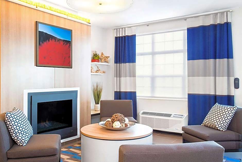 Microtel Inn & Suites By Wyndham Naples Vernal